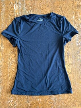 Women’s Black Short-Sleeve Tee